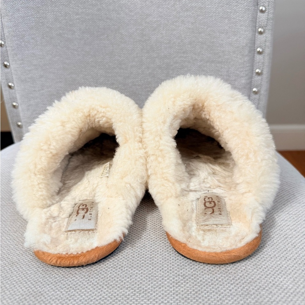 UGG Women's Slippers - Picture 3 of 5